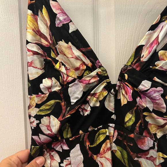 NBD Floral Print Plunging Neckline Mini Dress M - Picture 7 of 9
